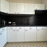 900m De La Gare Apartment *