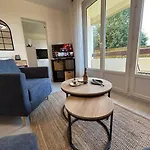 Apartment 900m De La Gare