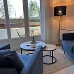 900m De La Gare Apartment *