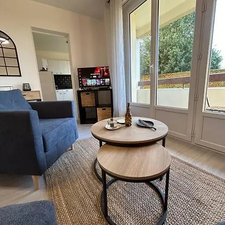 Apartament 900m De La Gare